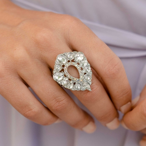 First Class Fairytale White Ring 💍 STRETCHY Limited Fashion Fix - Picture 3 of 3